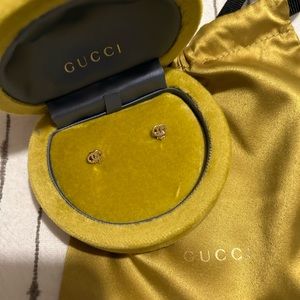 Gucci Running 18k gold earrings